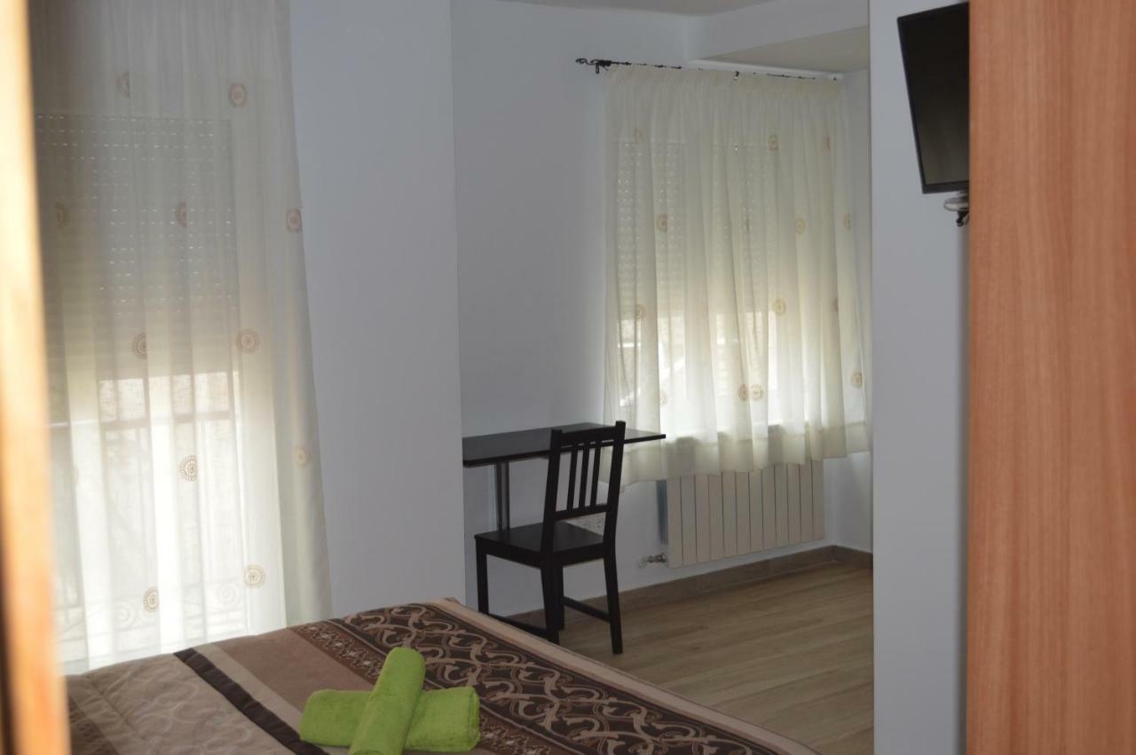 Hostal Rural Amador Puente de Vadillos エクステリア 写真